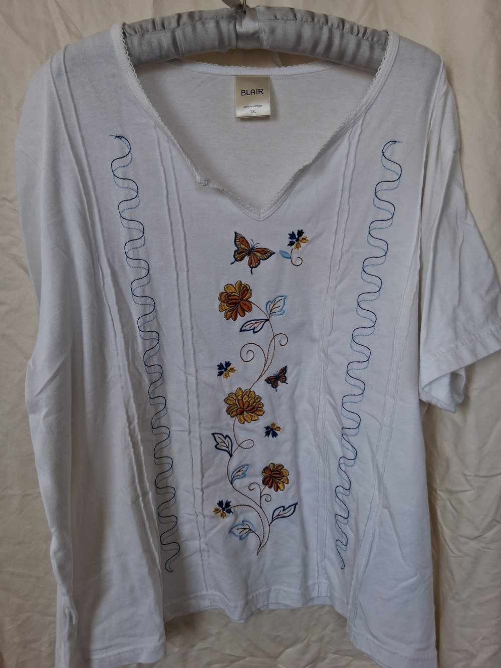 Blair White Short-Sleeve V-Neck Tee with Blue & Gold Floral Embroidery